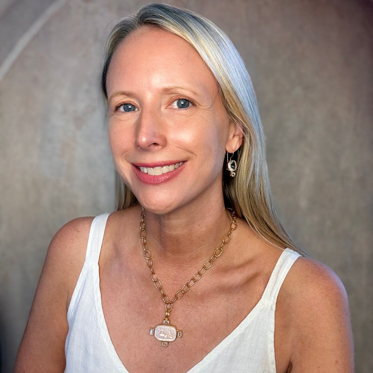 Catena Classica by Dina Mackney