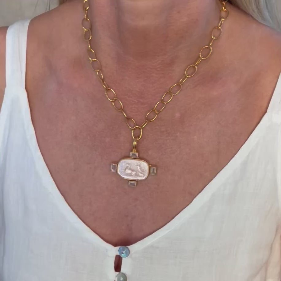 Catena Classica by Dina Mackney